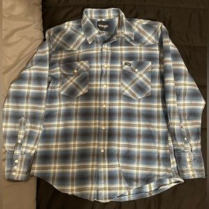 Wrangler long sleeve button up